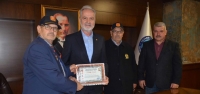 Muharip Gaziler Derneğinden İTSO Başkanı Yılmaz'a Teşekkür Belgesi